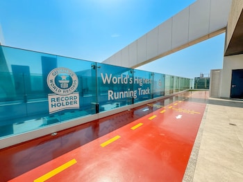 vogue 2bhk dubai frame view park metro