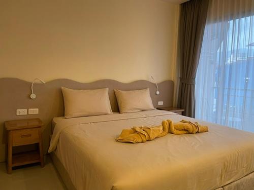 the rock patong comfort stay