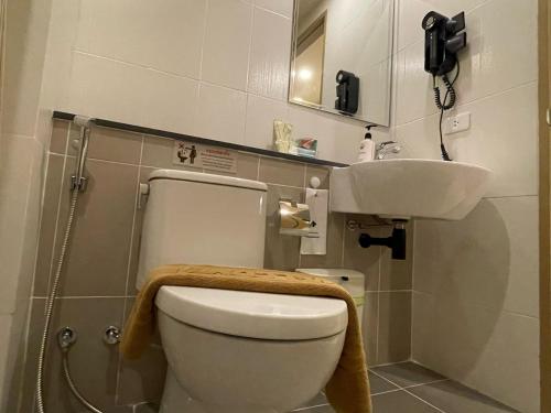 the rock patong comfort stay