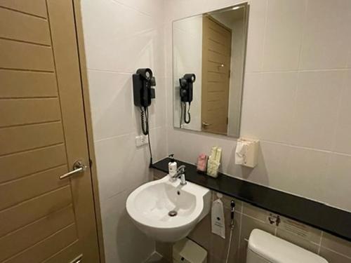 the rock patong comfort stay