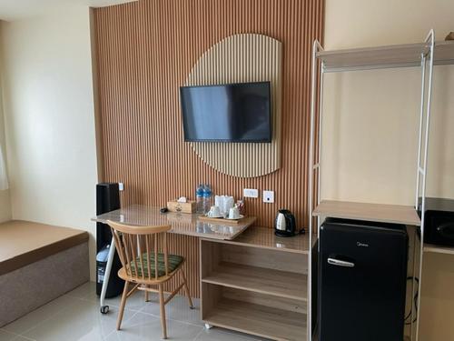 the rock patong comfort stay