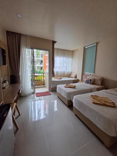 the rock patong comfort stay