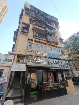 Hotel Falcon Inn,,2 star