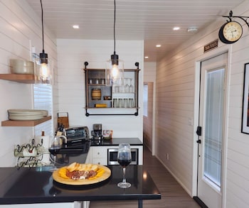 Unit 8 Sonoma Depot California Wine Retreat,,2 star