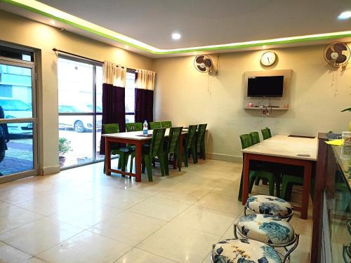 Sea Wander Beach Resort,,3 star