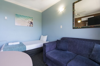 sapphire waters motor inn