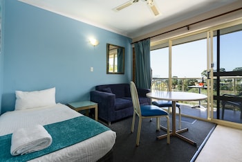 sapphire waters motor inn