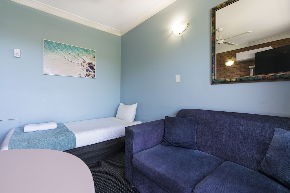 sapphire waters motor inn