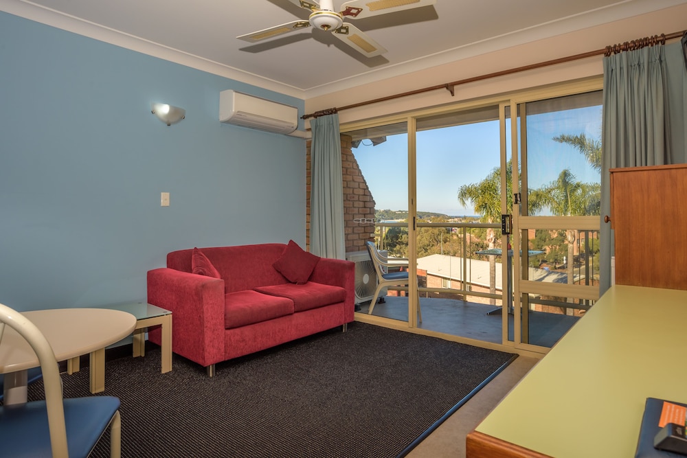 sapphire waters motor inn