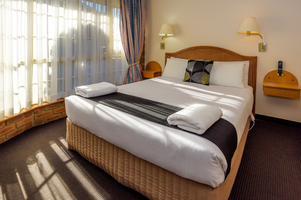 sapphire waters motor inn