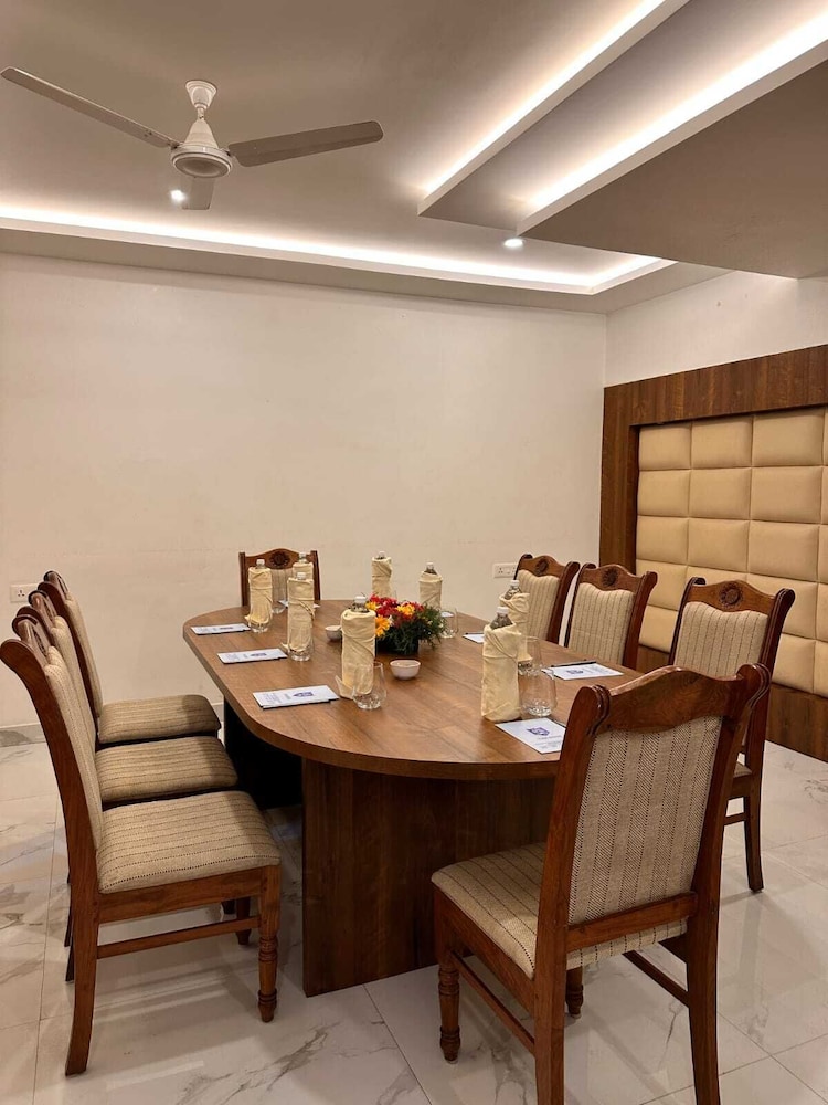 yam hotel