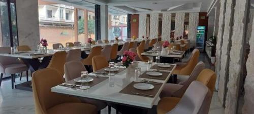 Royal Galaxy Hotel,,2 star