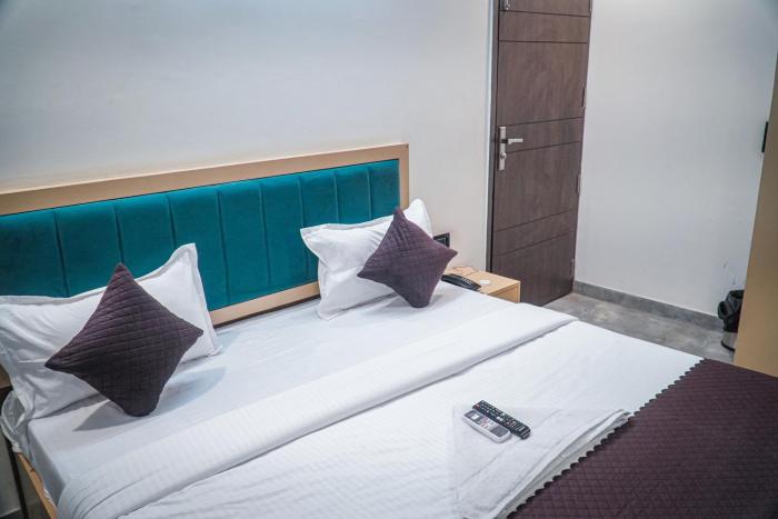 leaf studio hospitalities near medanta