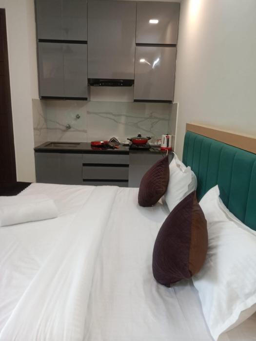 leaf studio hospitalities near medanta