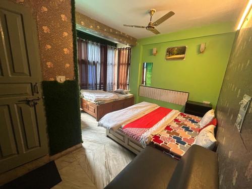 Hotel Ganpati,,3 star