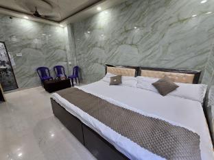Shri Ganga Palace,,3 star