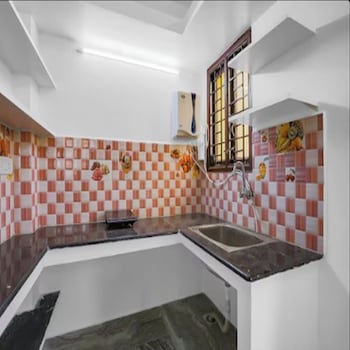 Vibrant Stay,,2 star