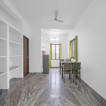 Vibrant Stay,,2 star