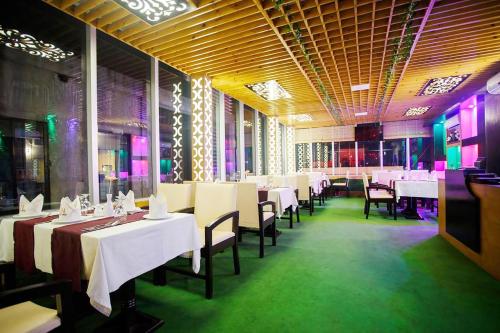 hotel luxury inn