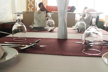 Hotel Luxury Inn,,3 star