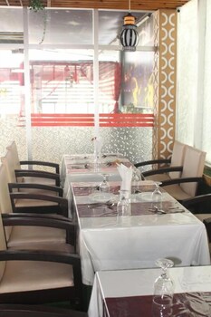 hotel luxury inn