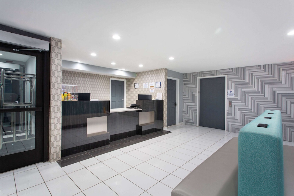 university inn and suites