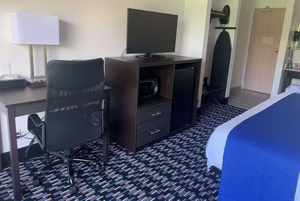 university inn and suites