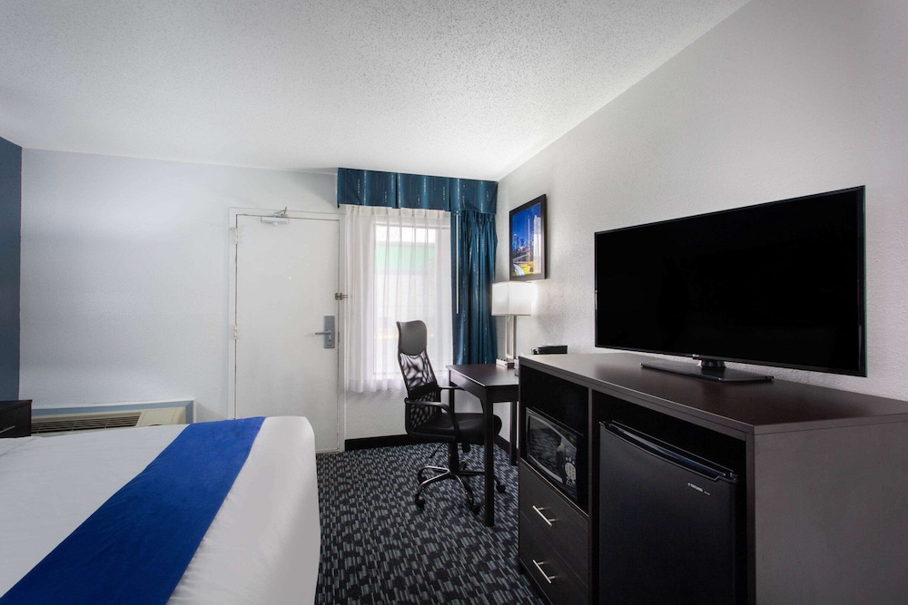university inn and suites