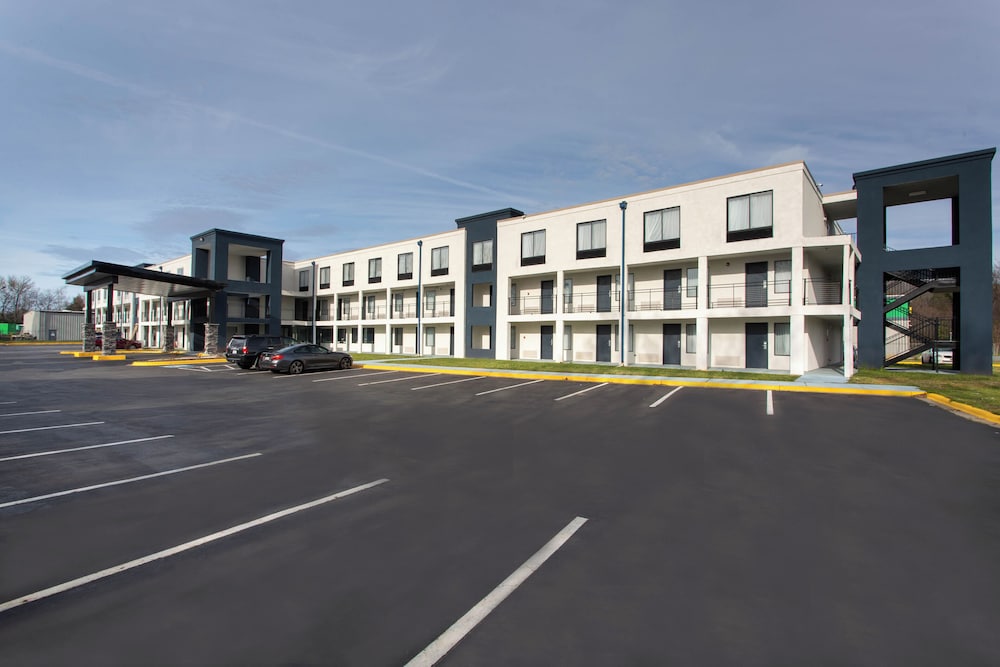university inn and suites