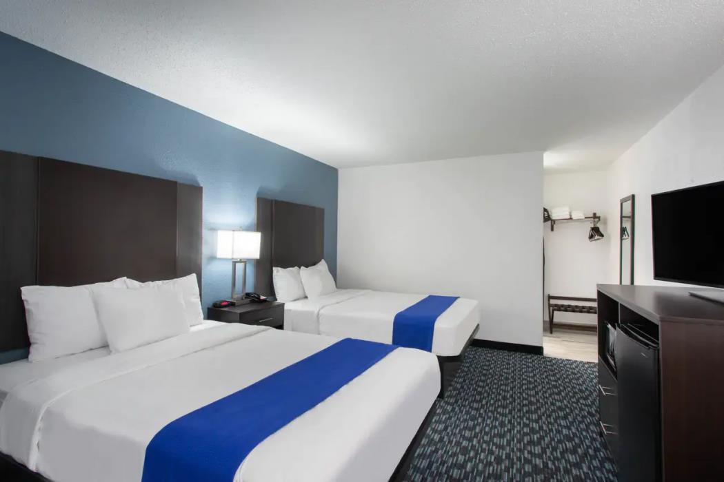 university inn and suites