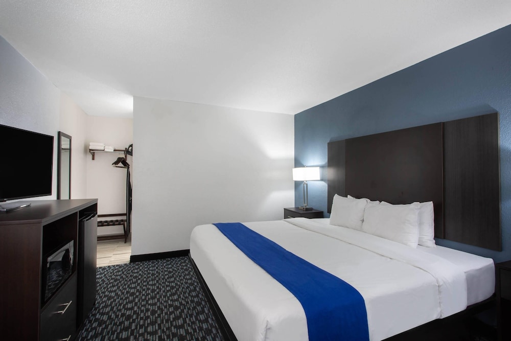 university inn and suites