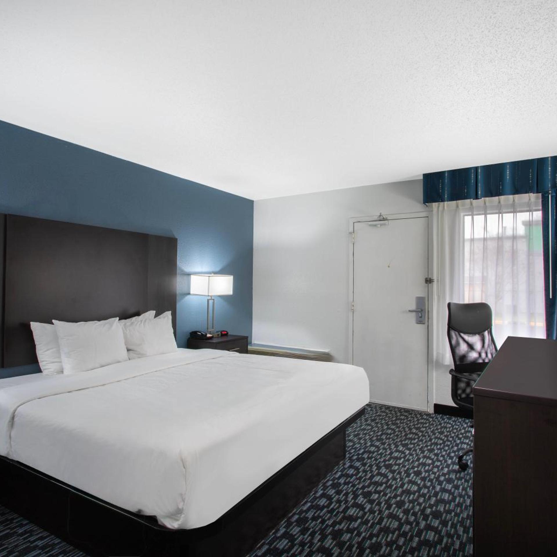 university inn and suites