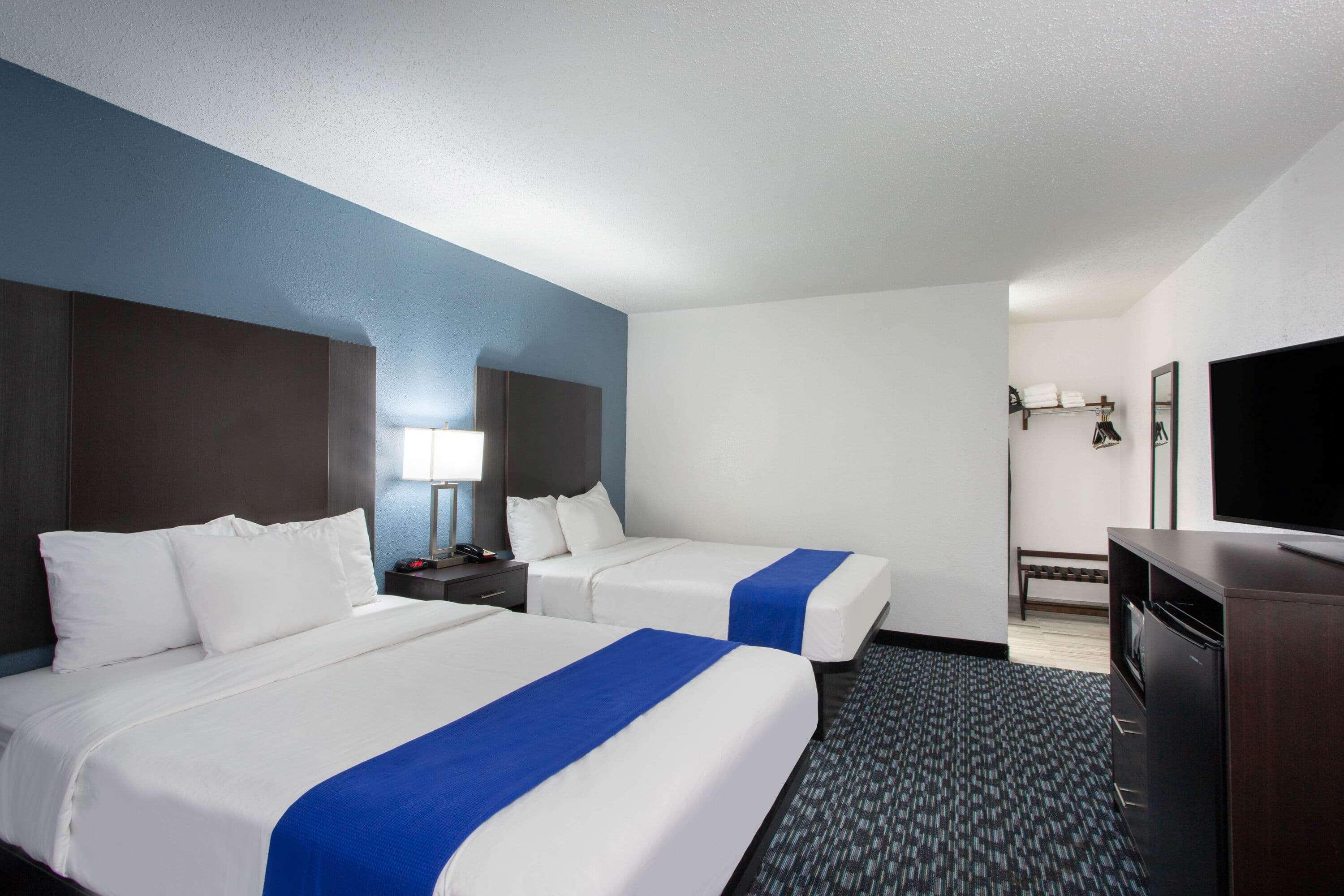 university inn and suites