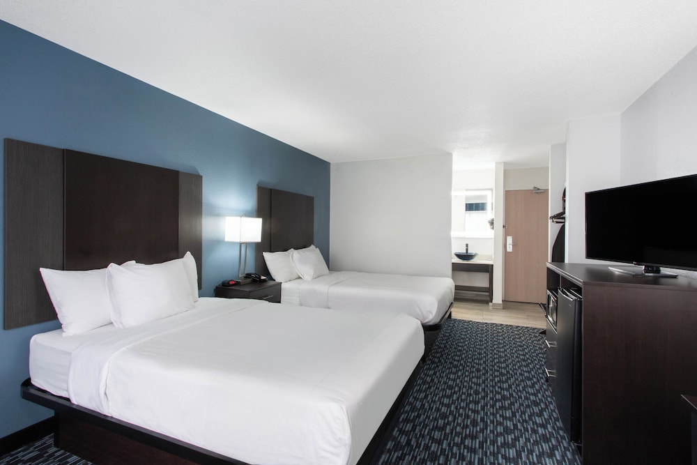 university inn and suites