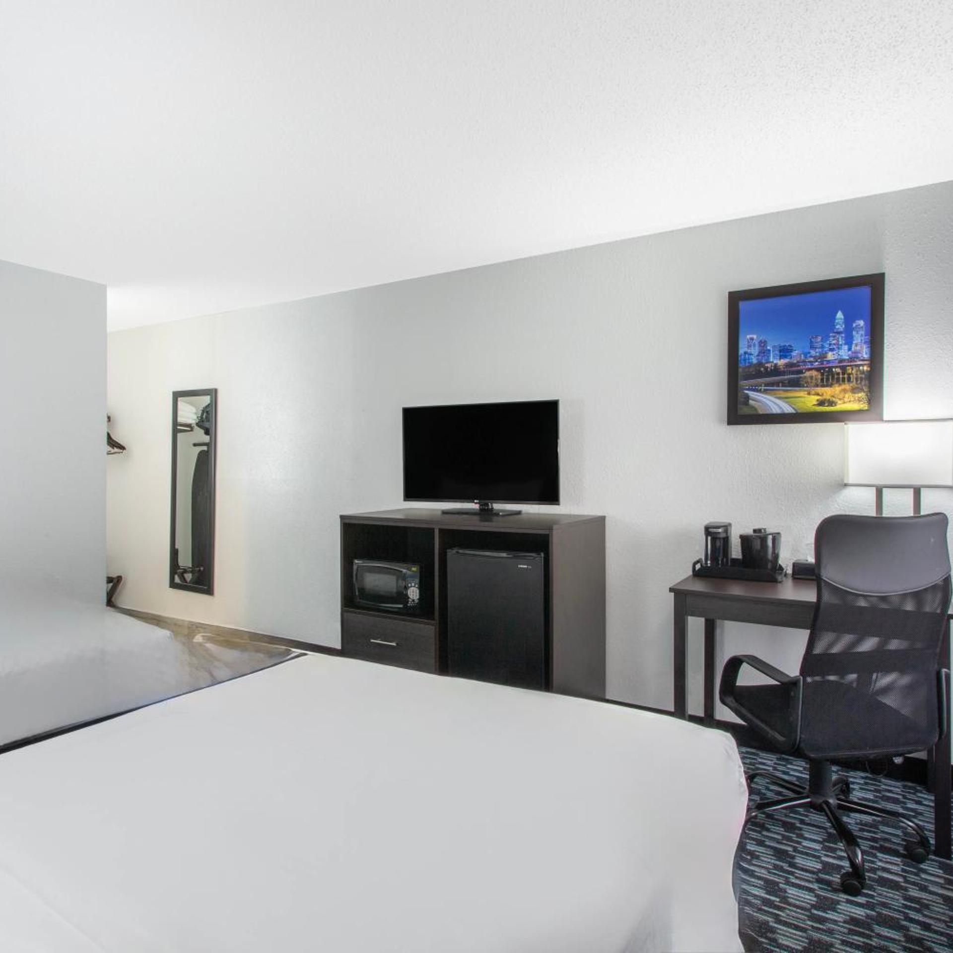 university inn and suites