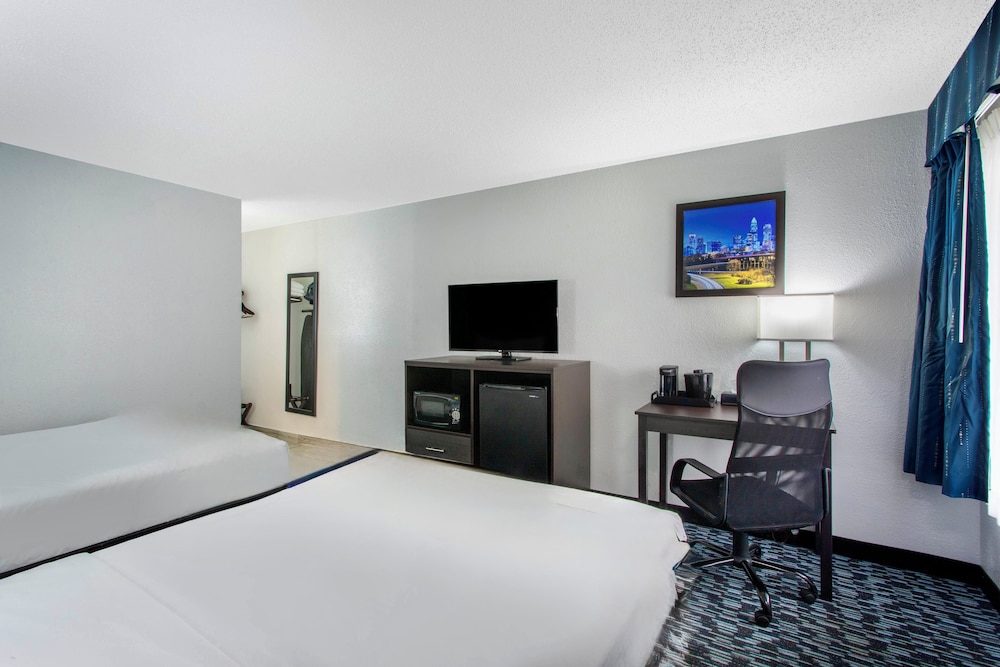university inn and suites
