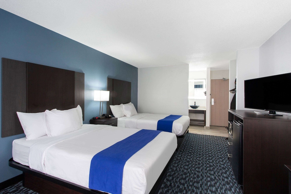 university inn and suites
