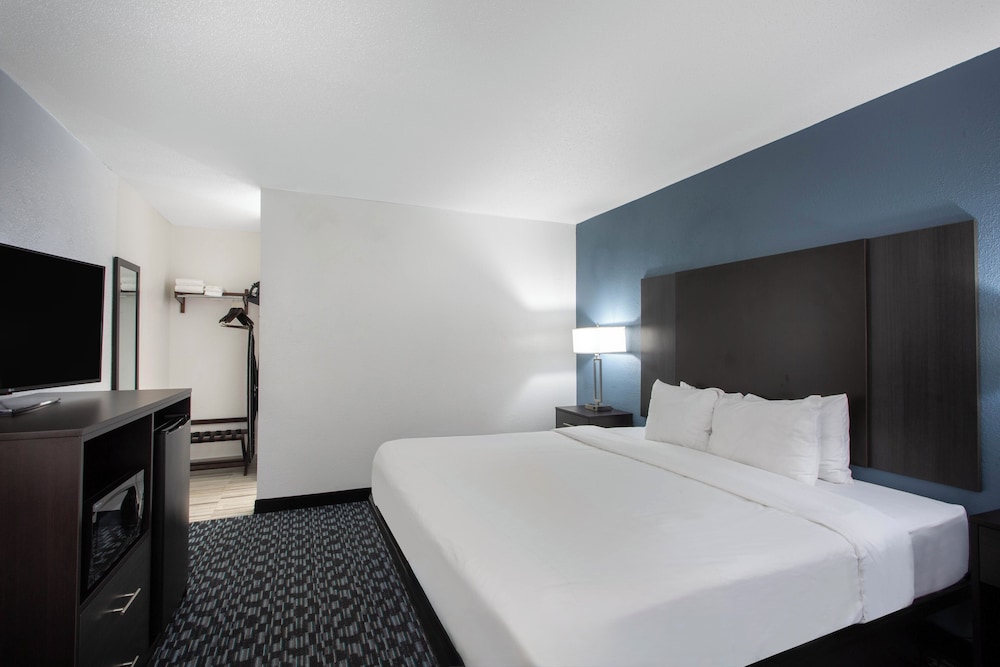 university inn and suites