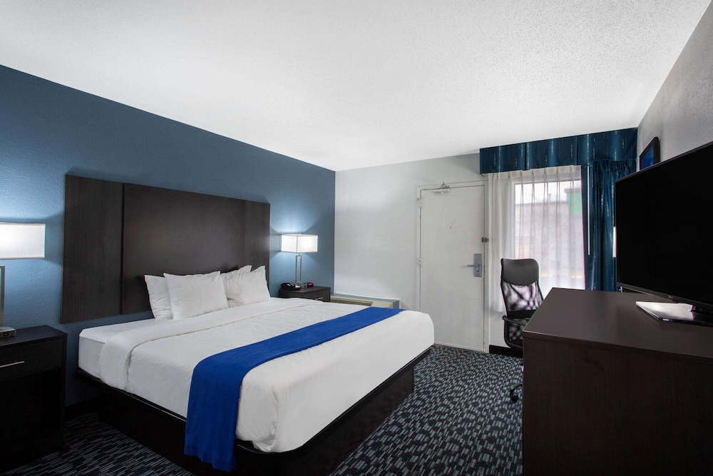 university inn and suites