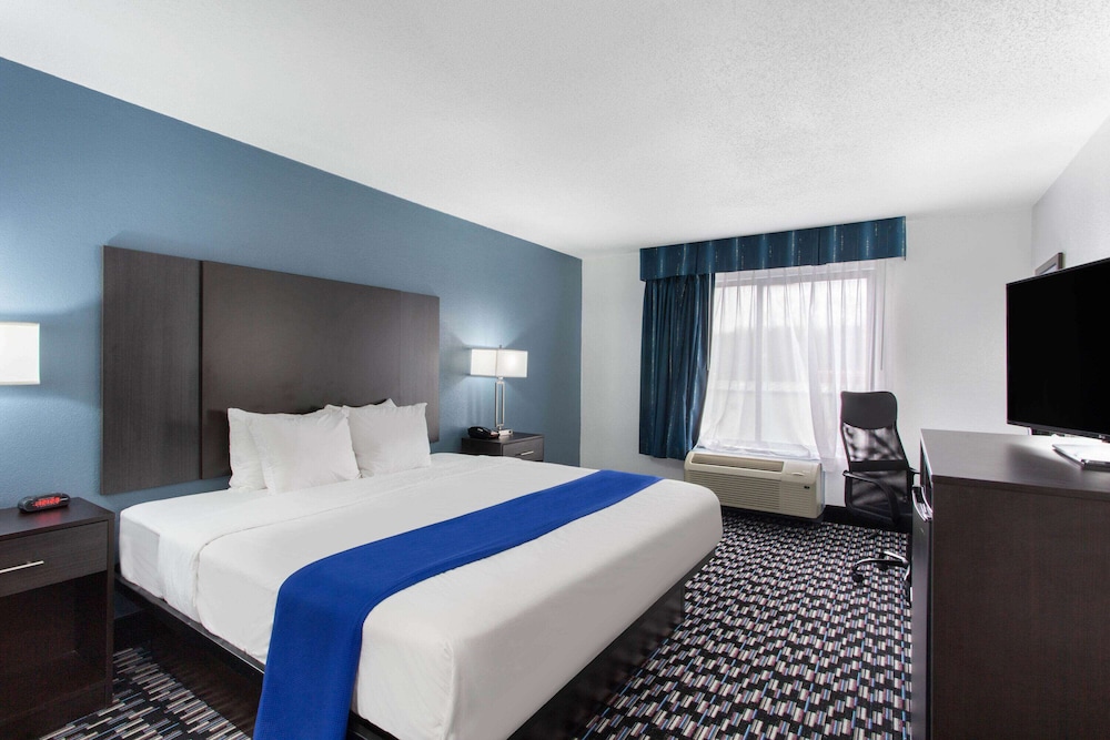 university inn and suites
