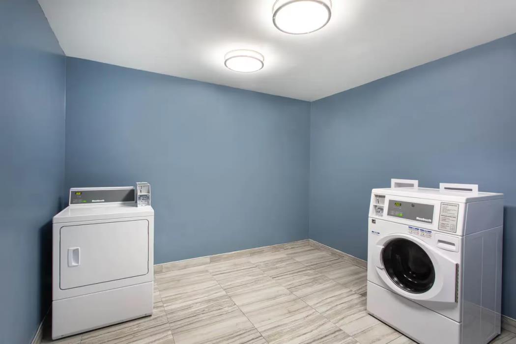 university inn and suites
