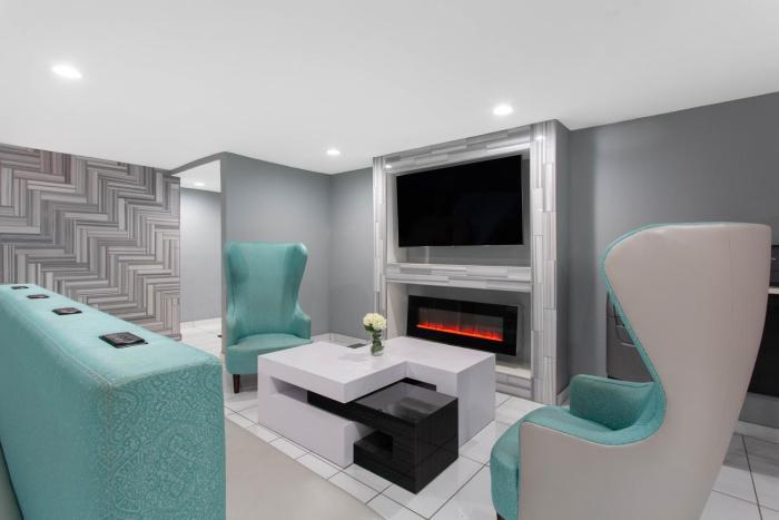 university inn and suites