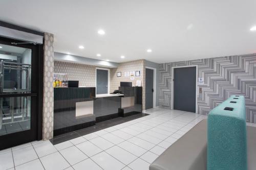 university inn and suites