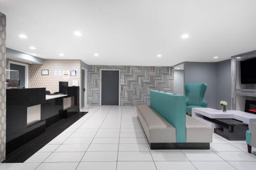 university inn and suites