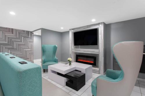 University Inn And Suites',,3 star