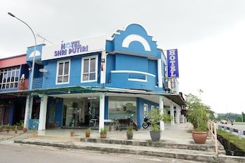 Hotel Shri Putiri,,2 star