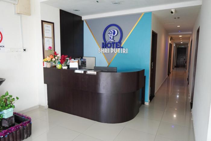 hotel shri putiri