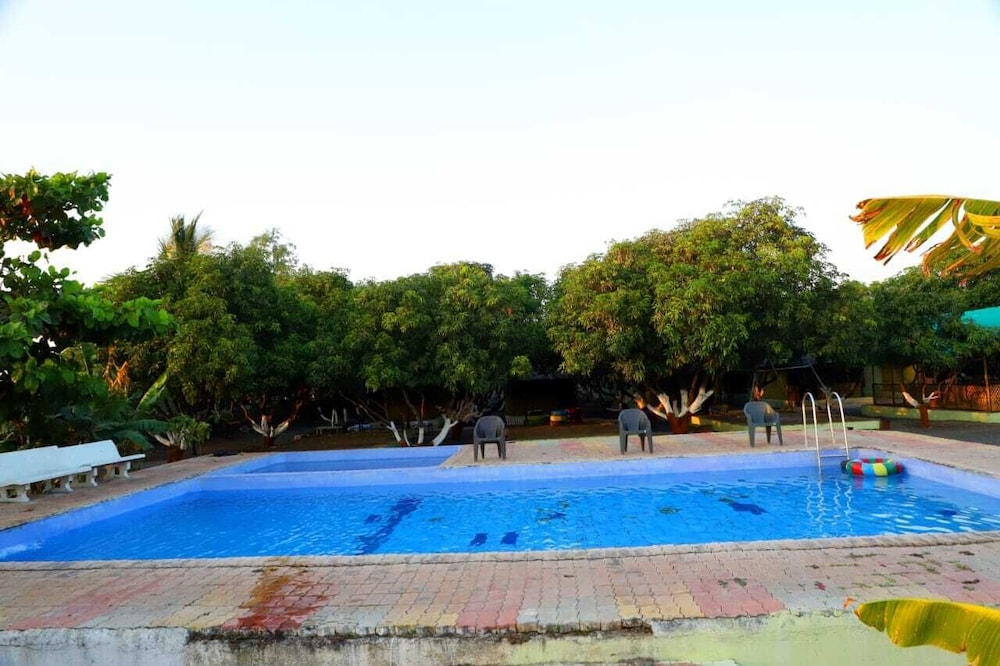 radhe farm 200mtr from devaliya park