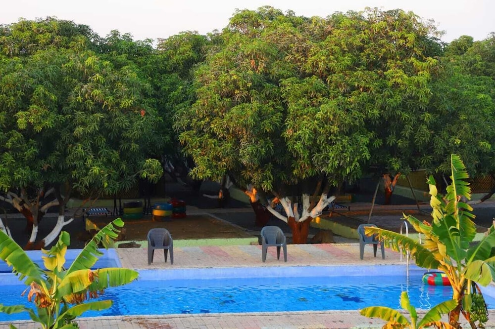 radhe farm 200mtr from devaliya park