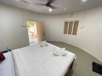 radhe farm 200mtr from devaliya park